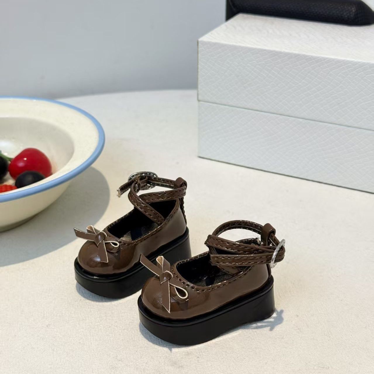 Coffee Brown Bow Platform Doll - Vintage Collectible Shoes recension och pris
