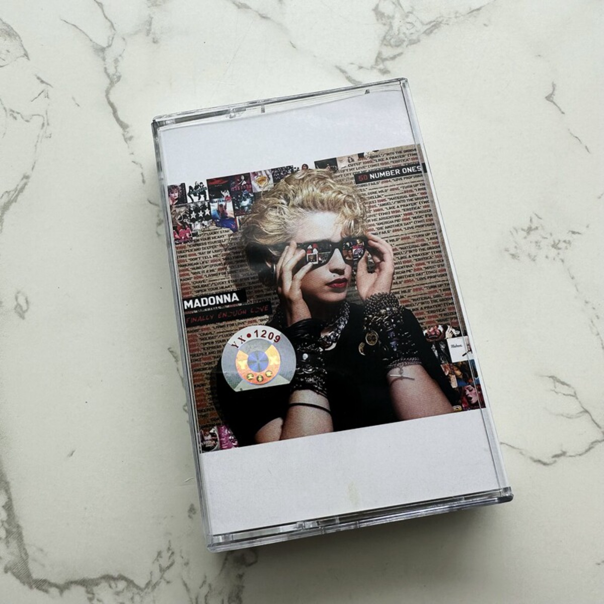 Madonna Classic Pop Music Cass - Vintage Collectibles & More Llc Photos recension och pris